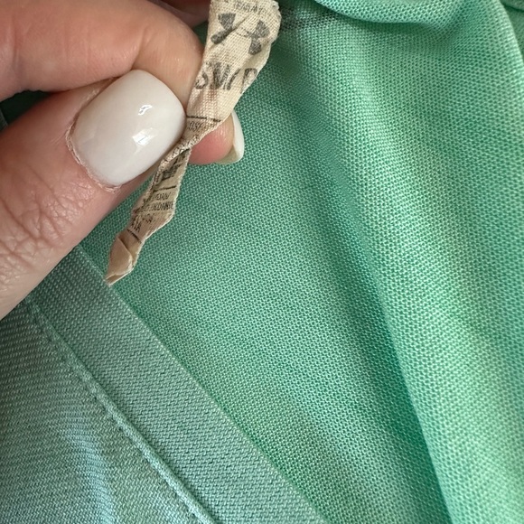 Under Armour Short Sleeve Mint Green V Neck Shirt Women's Small - Picture 5 of 5